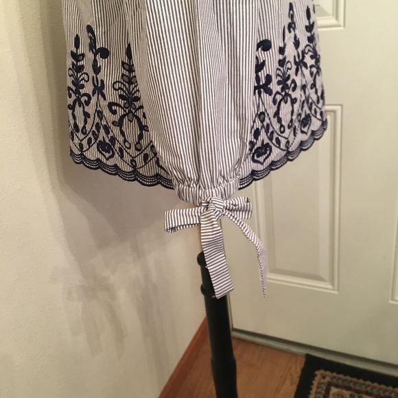 Blue/White Striped summer top with embroidered (S) - Picture 4 of 8